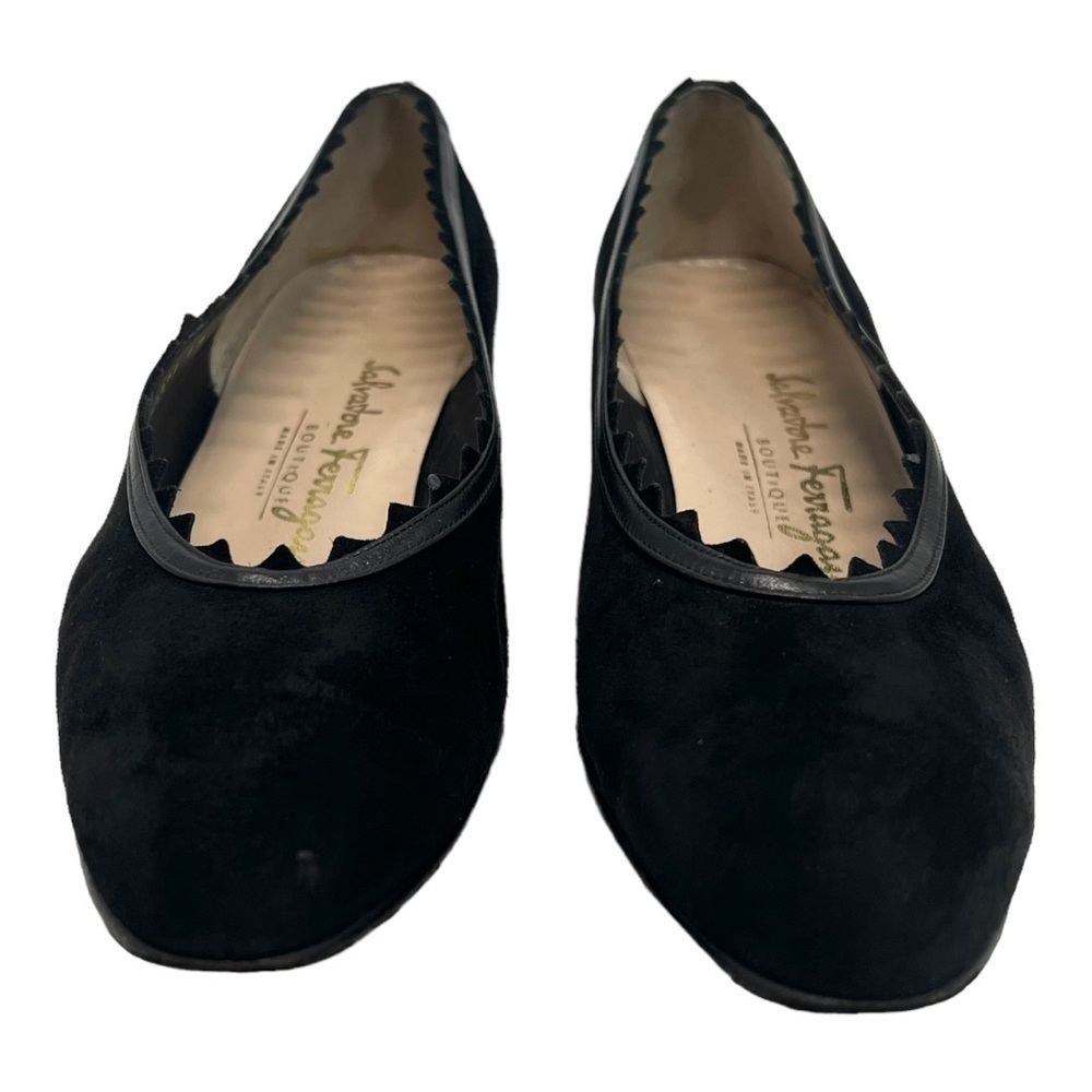 Salvatore Ferragamo Frania 40 Black Suede Leather Scallop Pumps Womens 7 AAA - Picture 4 of 16
